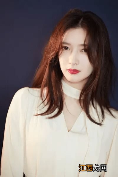 一文回顾胡歌感情史！曾与薛佳凝江疏影交往