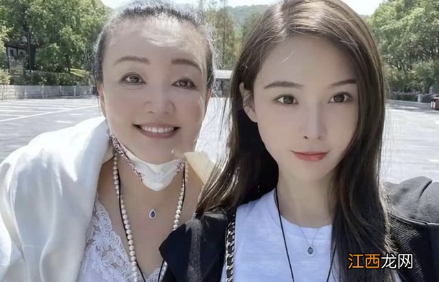 葛斯齐又来了!晒接吻照爆料汪小菲再次出轨,喊话张颖颖快醒醒