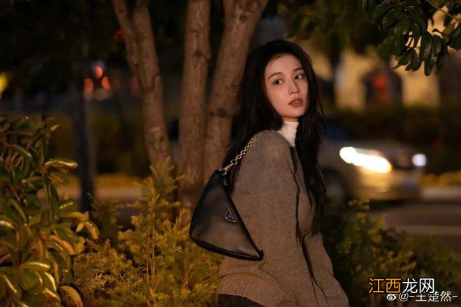 有些人虽走甜妹路线不出错,但成熟风更惊艳!