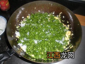 一把韭菜一块豆腐 鸡蛋皮粉丝韭菜凉拌菜