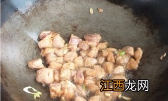 甜面酱和黄豆酱一样吗