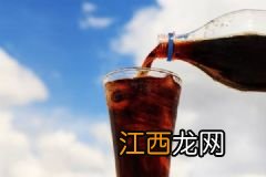 现在买的西红柿为什么都是硬邦邦，吃起来像塑料一样？