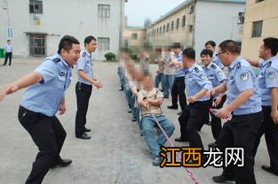 看守所的犯人每天做什么