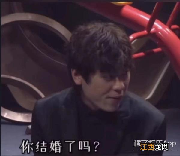 难怪没上节目,原来忙着恋爱呢…