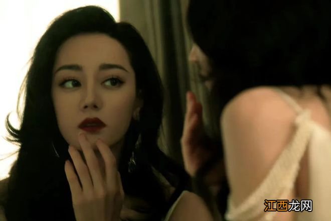 烫完头,感觉自己可以直通春晚了