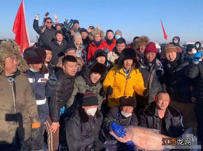 杜海涛现身黑龙江录节目，面部圆润胖一圈，与鹿晗同框像两代人