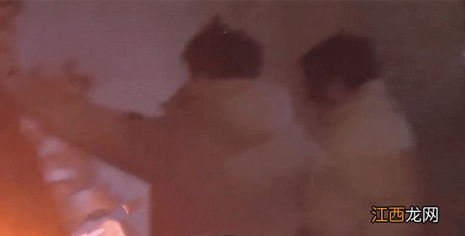 廖语辰回应苏醒夜会美女 回复网友称:老公很绅士