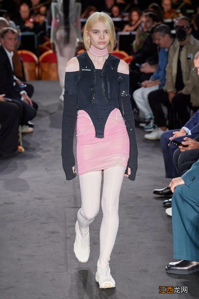 花样抽绳，留给时髦悬念的一丝“未完待续”