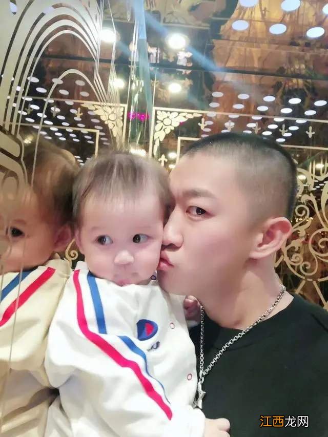 曹云金与前妻唐菀疑似复合!分享一家三口合照:我们先你一步长大