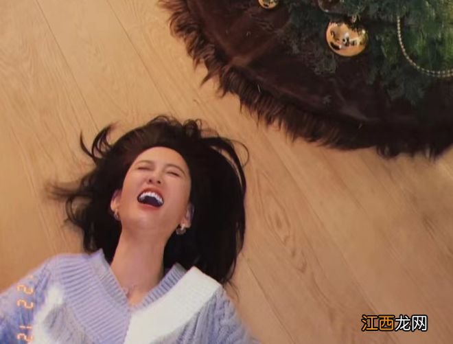 杨丞琳晒合照庆圣诞:与陈乔恩陈妍希周笔畅开心比耶,氛围好欢乐