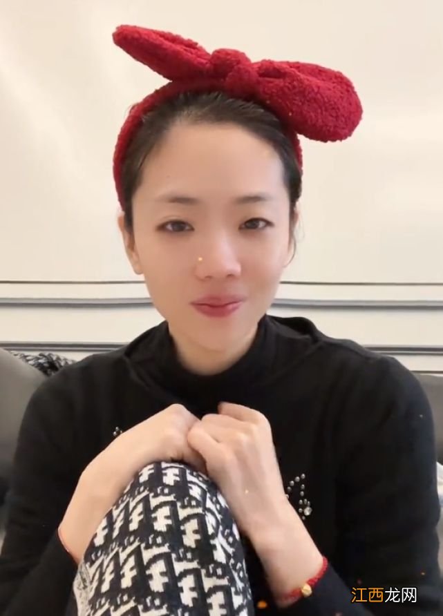 杨威老婆分享全家抗阳经历，女儿高烧加呕吐最严重，连药都喂不进