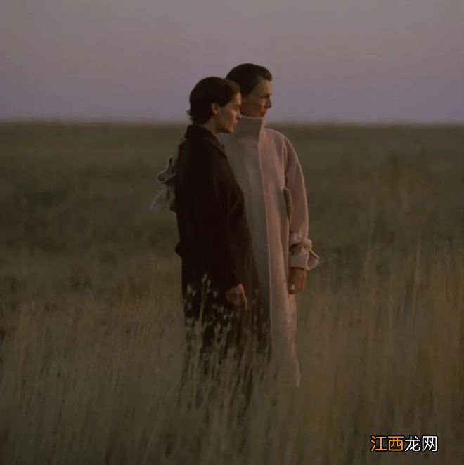 穿的简单,才更高级