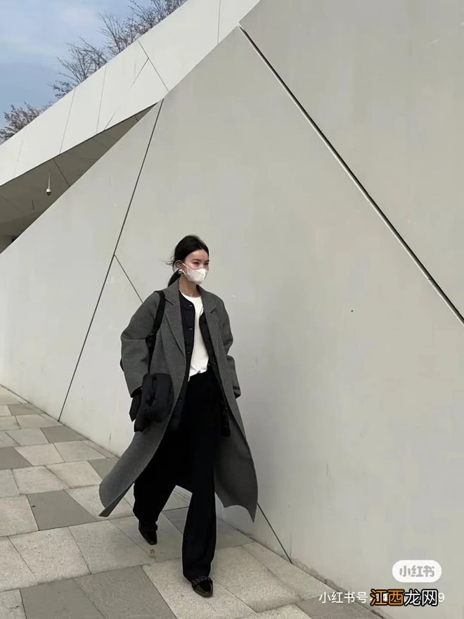 让羽绒服超出彩的5件内搭长这样！保暖又时髦，太好看了！