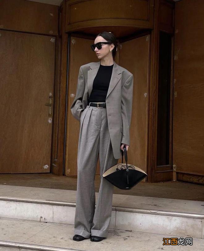 穿裤子也讲松弛感了?难怪“水坑裤”这么火!