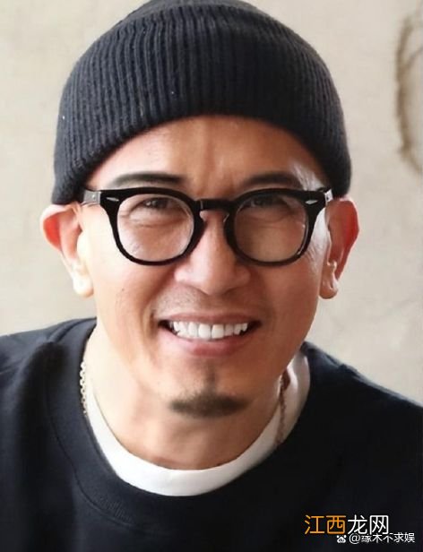 小S和姐姐过圣诞太卑微,具俊晔缺席,疑被拍不讲卫生遭嫌弃!