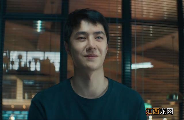 王一博为大鹏电影打call:跟大鹏导演一起笑着跨年