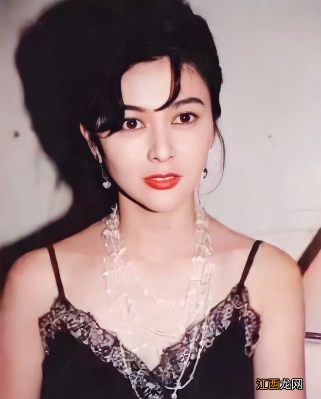 看了90年代港风女神的“原装脸”，才知道当今的网红脸究竟输在哪
