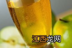 哪些食物适合熬夜的人吃？长期熬夜对身体的坏处有哪些？