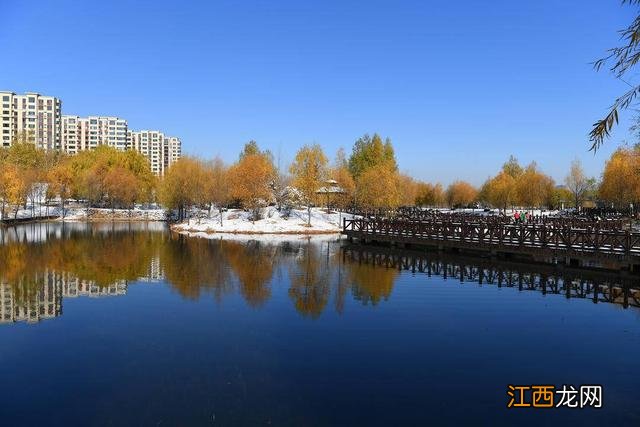 朝阳市凌河湾湿地公园美如画