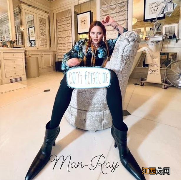 64岁麦当娜赤身裹在皮草大衣里尽显妩媚，不喜欢被粉丝叫“奶奶”