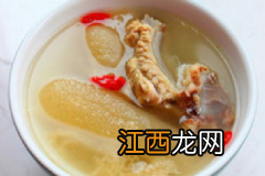 白木耳的功效作用有什么？凉拌黑白木耳怎么做？