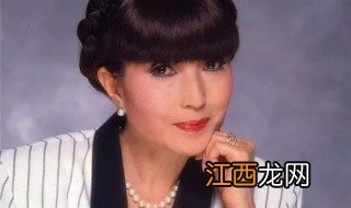 黑柳彻子死了没啊 黑柳彻子人物介绍