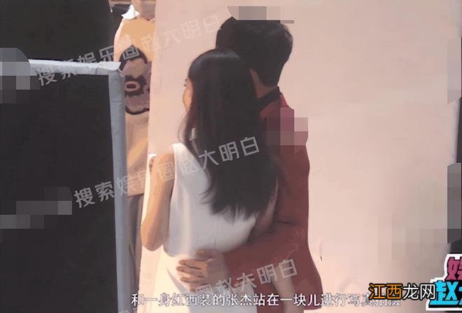 张杰拍夫妻大片秀恩爱！将谢娜紧搂怀中拍照，夫妻对视眼神拉丝