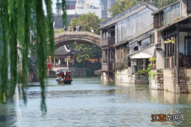 浙江湖州深藏不露的古镇，曾经是江南七大古镇，美食美景一样不缺