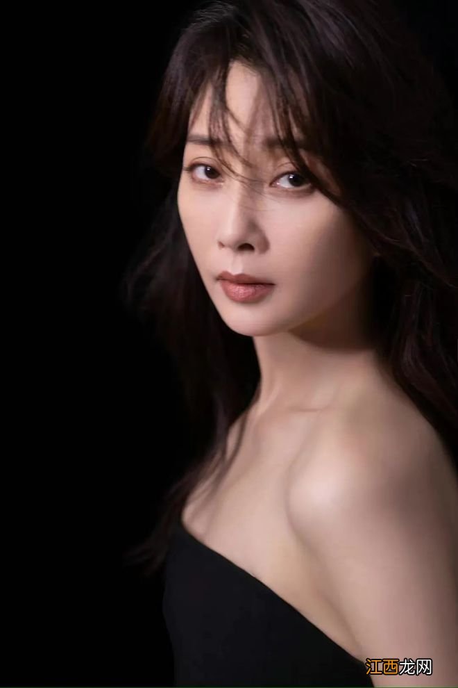 殷桃热依扎撞唇色,难道就是“视后色”?