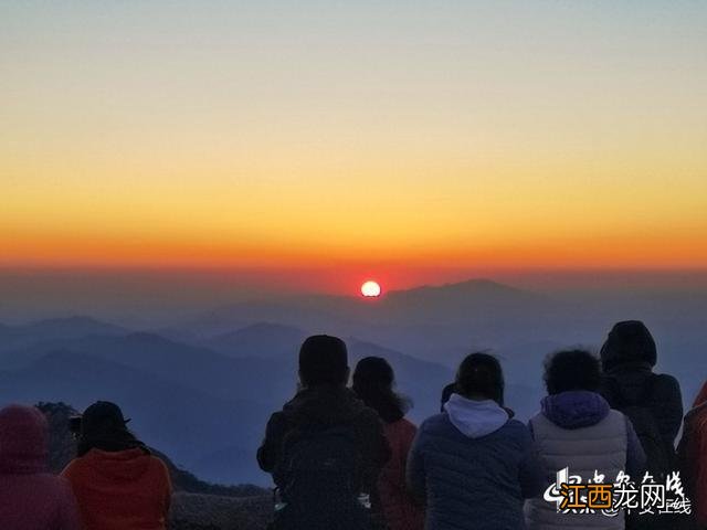 住进黄山的秋 沉浸式感受一场日落