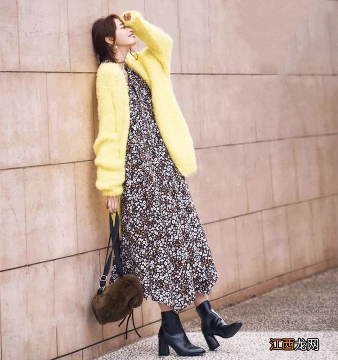 冬天穿裙子，配短靴才好看呀