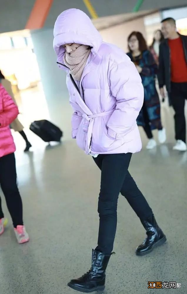 秋冬穿衣难以摆脱臃肿感?学会这几招,让你美得毫不费力