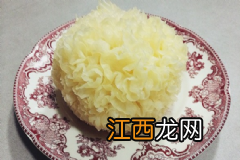 食用银耳要注意什么?西芹炒银耳怎么做?