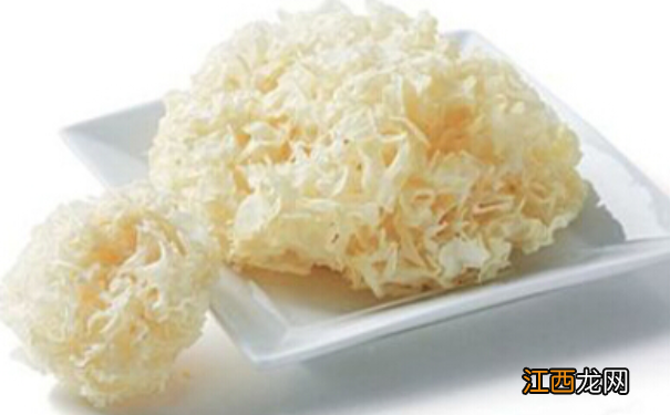 食用银耳要注意什么?西芹炒银耳怎么做?