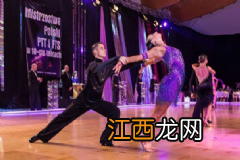 用什么洗脸脸不干？如何做滋养保湿面膜？