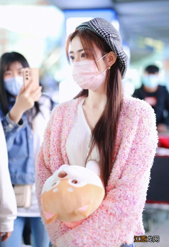 徐璐真了不起!“副业”搞成“主业”,接地气穿搭在圈内名列前茅