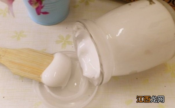 酸奶面膜做法有哪些?使用护肤品的注意事项有哪些?