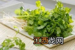 小白菜的营养功效有哪些？吃小白菜对健康有什么好处？