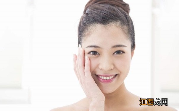 冬季嘴唇干裂怎么办呢？如何DIY唇膜护唇？