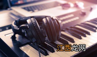 打靶归来歌词 打靶归来歌词简单介绍