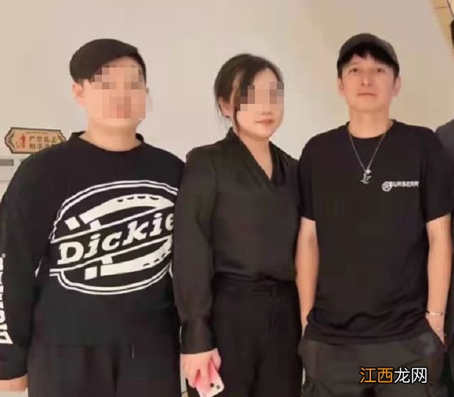 李维嘉身体暴瘦惹担忧！聚会一身行头近10万，与何炅视频脸通红