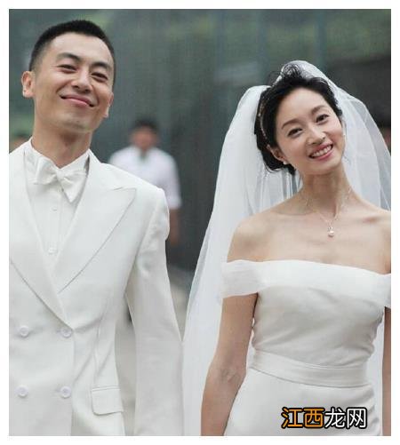 朱亚文和老婆沈佳妮街头接吻被拍网友直呼好甜