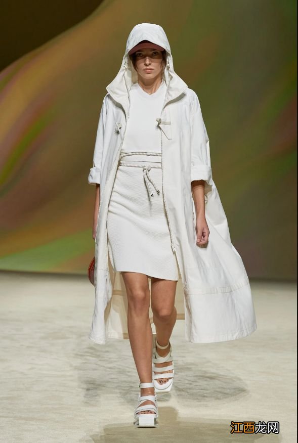 秋冬的优雅时髦,有这4件衣服就够了