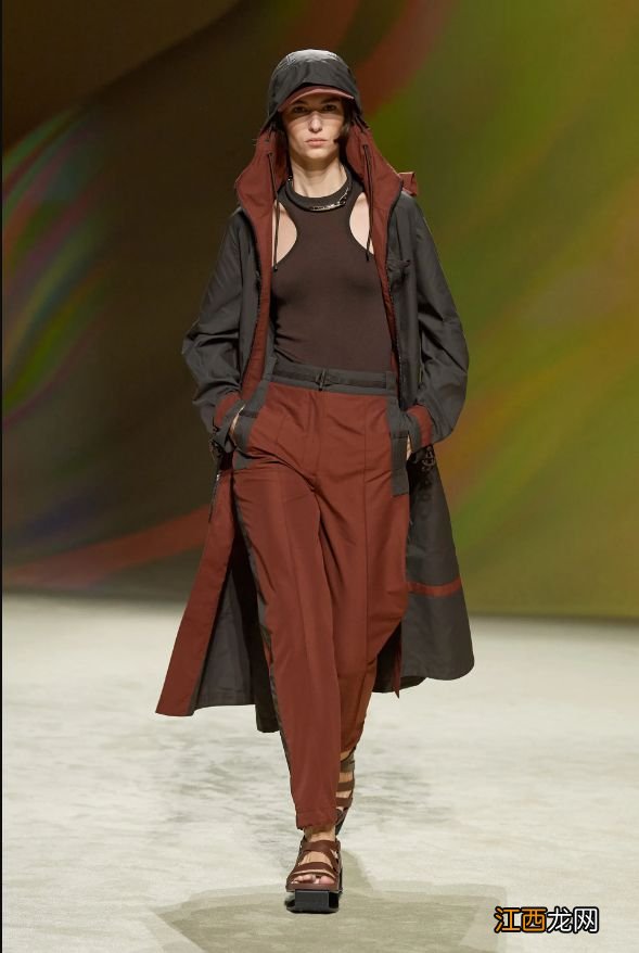 秋冬的优雅时髦,有这4件衣服就够了