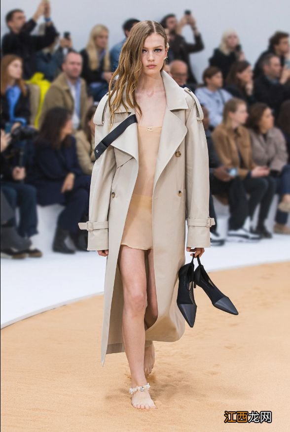 秋冬的优雅时髦,有这4件衣服就够了