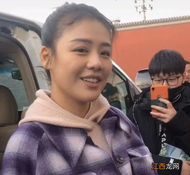 素颜是灾难，化妆是整容，这九位女明星的真实颜值，前后反差巨大