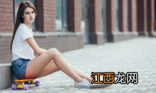 夏天穿什么颜色好看，夏天穿什么颜色好看女