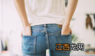 高弹力牛仔裤要不要买小