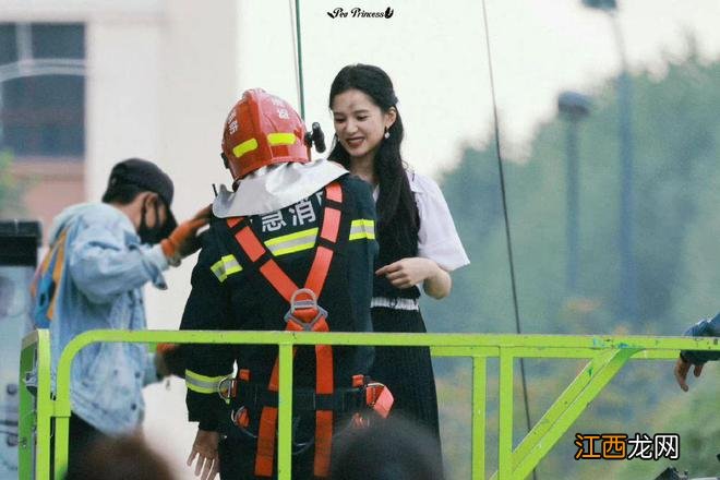 张婧仪＂他从火光中走来＂路透 用男替身吊威亚引热议