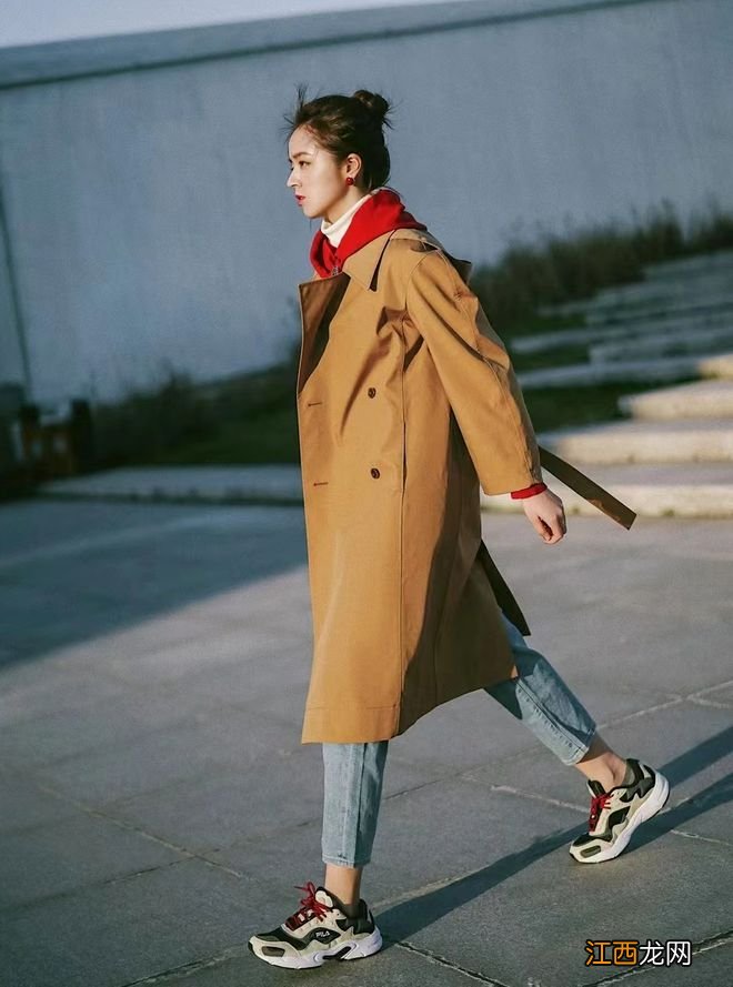 今秋风衣流行这么穿,气质极了!